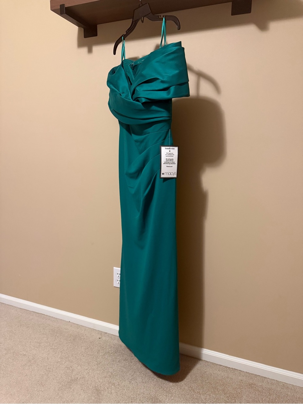 Betsy & Adam Off-Shoulder Emerald Green Column Gown - Picture 5 of 10